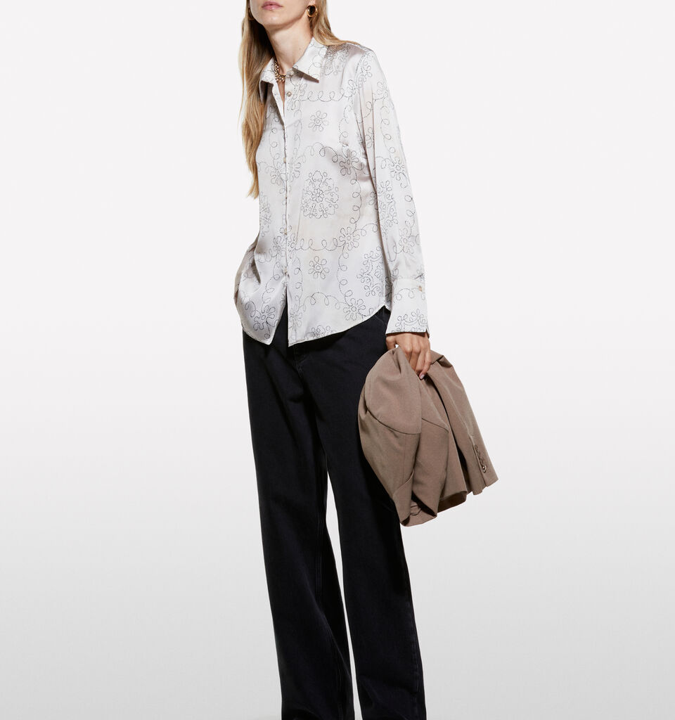 Camisa bege em cetim estampado - camisas para mulher - Bege | Sisley image number 1